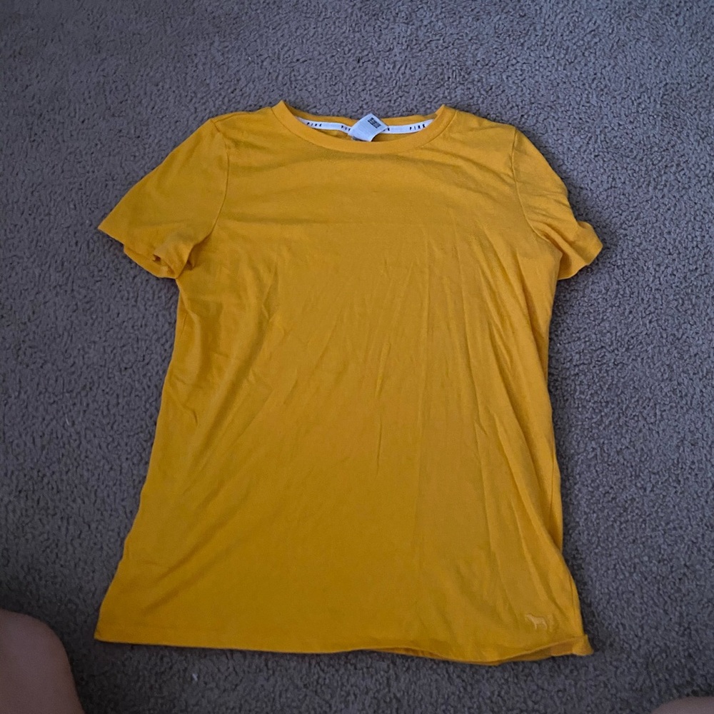 yellow pink vs tee